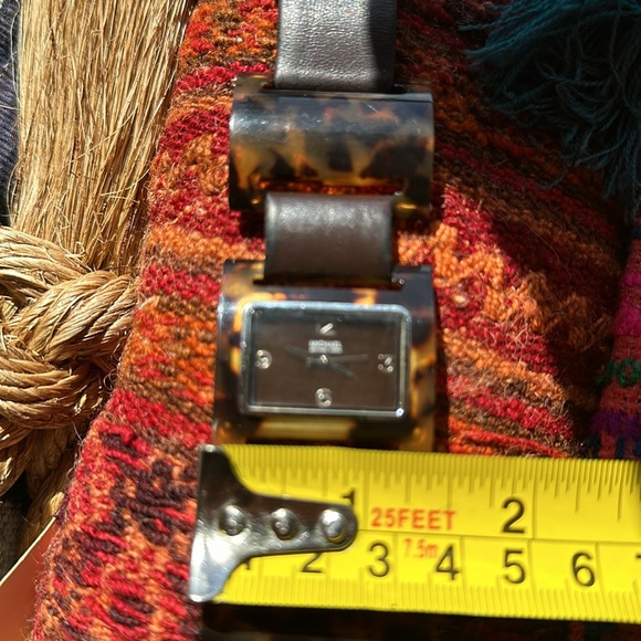 Michael Kors tortoise w brown leather band watch. Vintage. Brand new battery!! - Picture 5 of 16